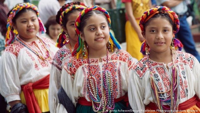 Las Mujeres Y El Racismo: En La Encrucijada De La Doble Discriminación ...